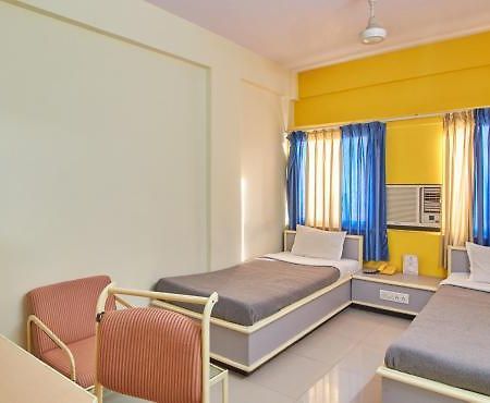 Hotel Aditya Rádzskot Kültér fotó