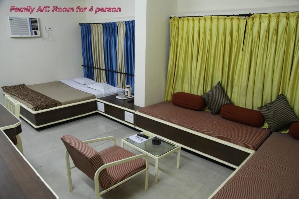 Hotel Aditya Rádzskot Kültér fotó